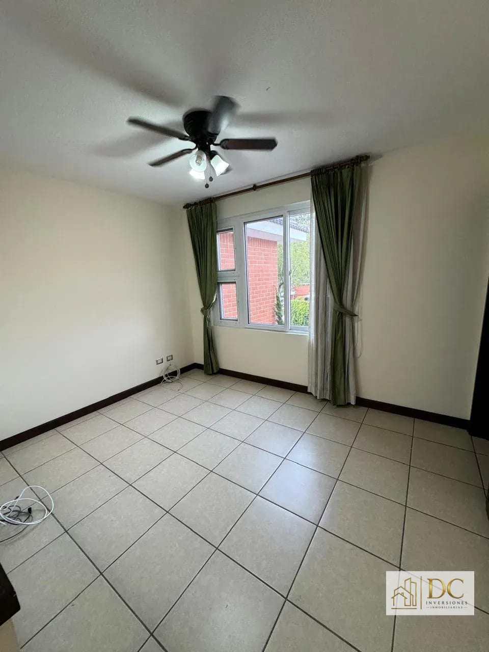 đ CASA EN RENTA â 3 HAB + JARDĂN | ENSENADA DE SAN ISIDRO | ZONA 16 â Casa en Alquiler en Ensenada de San Isidro, Zona 16, Guatemala, Ciudad â foto 4 de 16