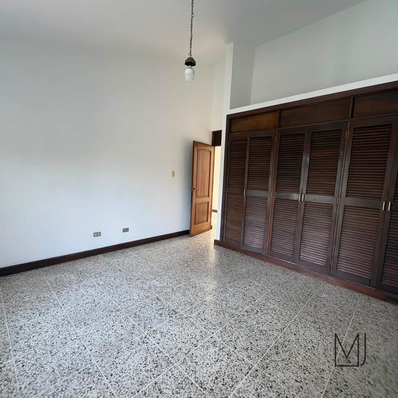 Casa en Alquiler para Oficina | Vista Hermosa II | Zona 15 | 2 niveles · 250 m² — Casa en Alquiler en Zona 15, Guatemala, Ciudad — foto 10 de 17