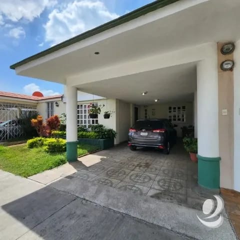 Casa en Renta, Condominio sobre Bulevar San Cristóbal — Casa en Venta en Zona 8 Mixco, Guatemala, Ciudad — foto 2 de 15