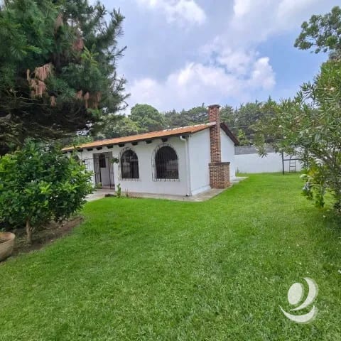 Oficina en Renta San Lucas Sacatepéquez con amplio jardín parqueo — Casa en Alquiler en San Lucas Sacatepéquez, Sacatepéquez — foto 1 de 17