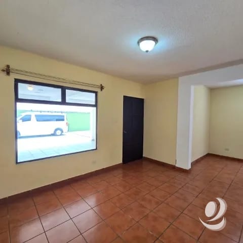 Casa en Renta, Condominio sobre Bulevar San Cristóbal — Casa en Alquiler en Zona 8 Mixco, Guatemala, Ciudad — foto 2 de 17