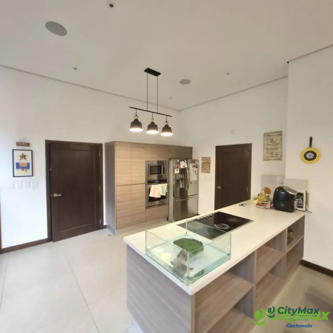 Casa de venta en Lomas de San Isidro Zona 16 — Casa en Venta en Lomas de San Isidro, Zona 16, Guatemala, Ciudad — foto 1 de 14