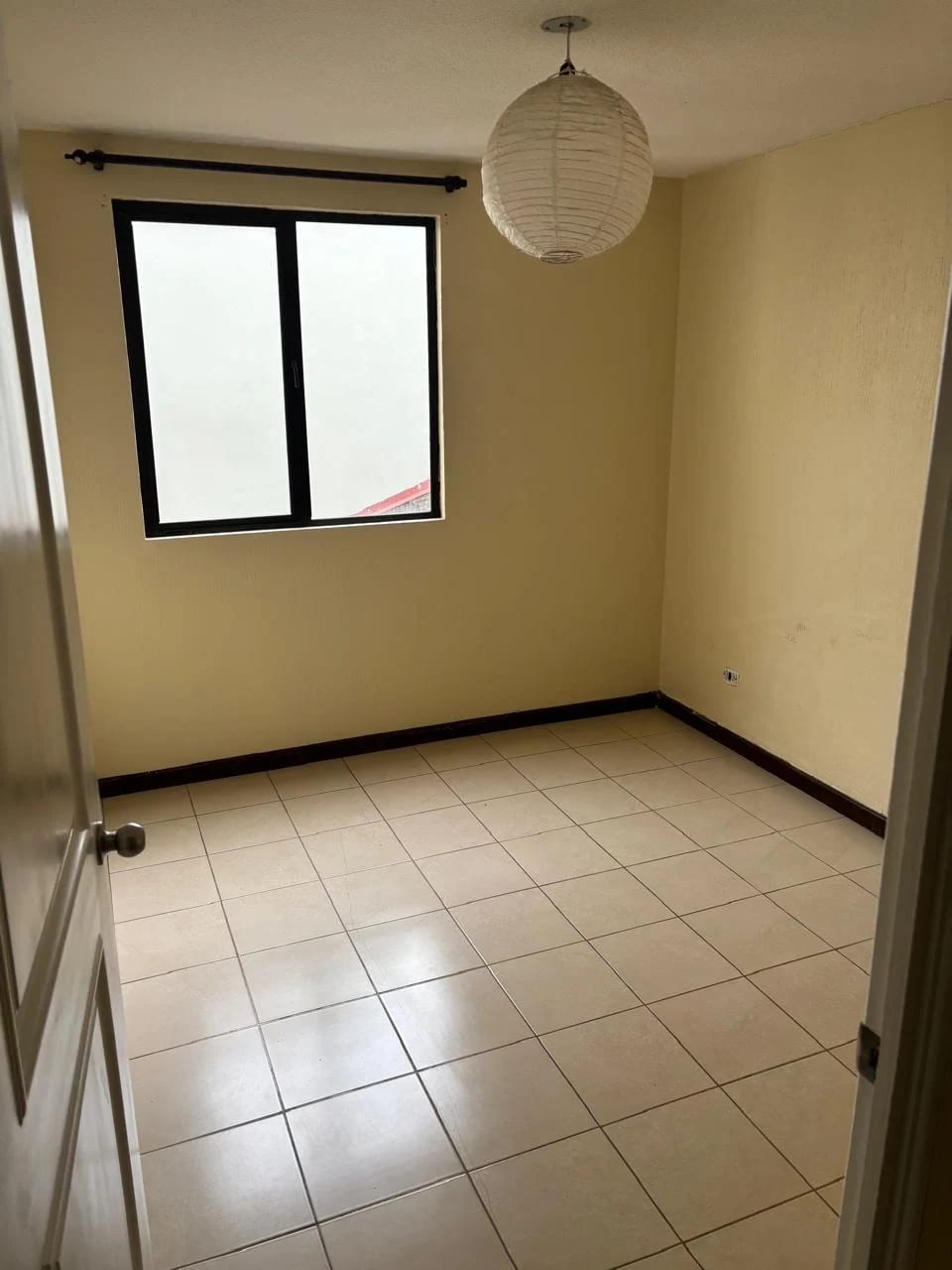 CASA EN VENTA CARRETERA A EL SALVADOR KM. 19.8 CONDOMINIO LOS MANZANILLOS — Casa en Venta en Las Manzanillas, Carretera a El Salvador, Guatemala, Ciudad — foto 2 de 17