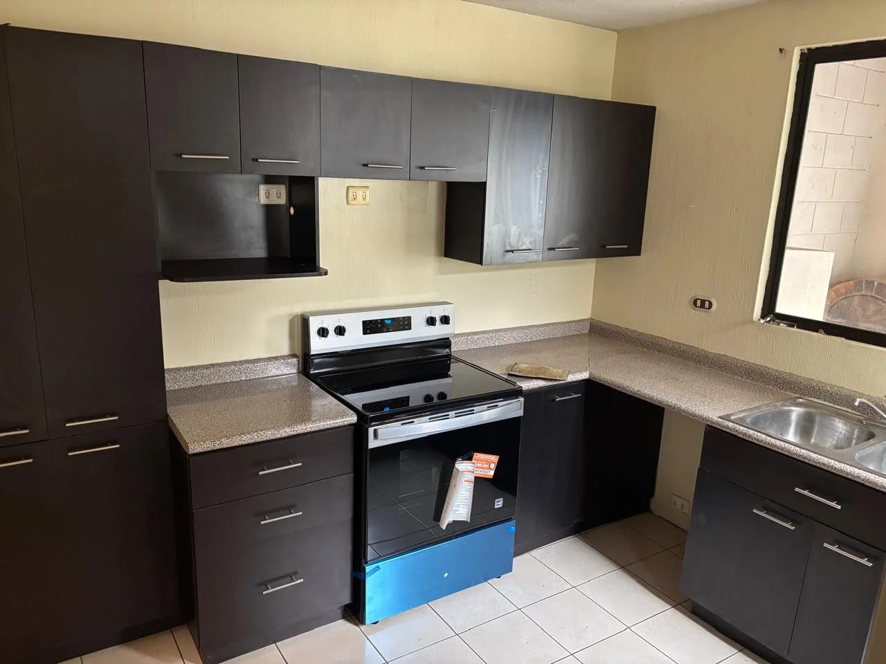 CASA EN VENTA CARRETERA A EL SALVADOR KM. 19.8 CONDOMINIO LOS MANZANILLOS — Casa en Venta en Las Manzanillas, Carretera a El Salvador, Guatemala, Ciudad — foto 8 de 17