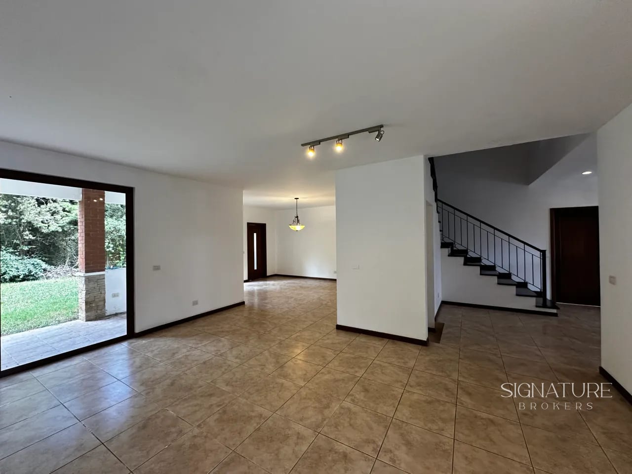 Casa en Venta - Puerta Grande, Km 14 CES — Casa en Venta en Puerta Grande, Carretera a El Salvador, Guatemala, Ciudad — foto 10 de 13
