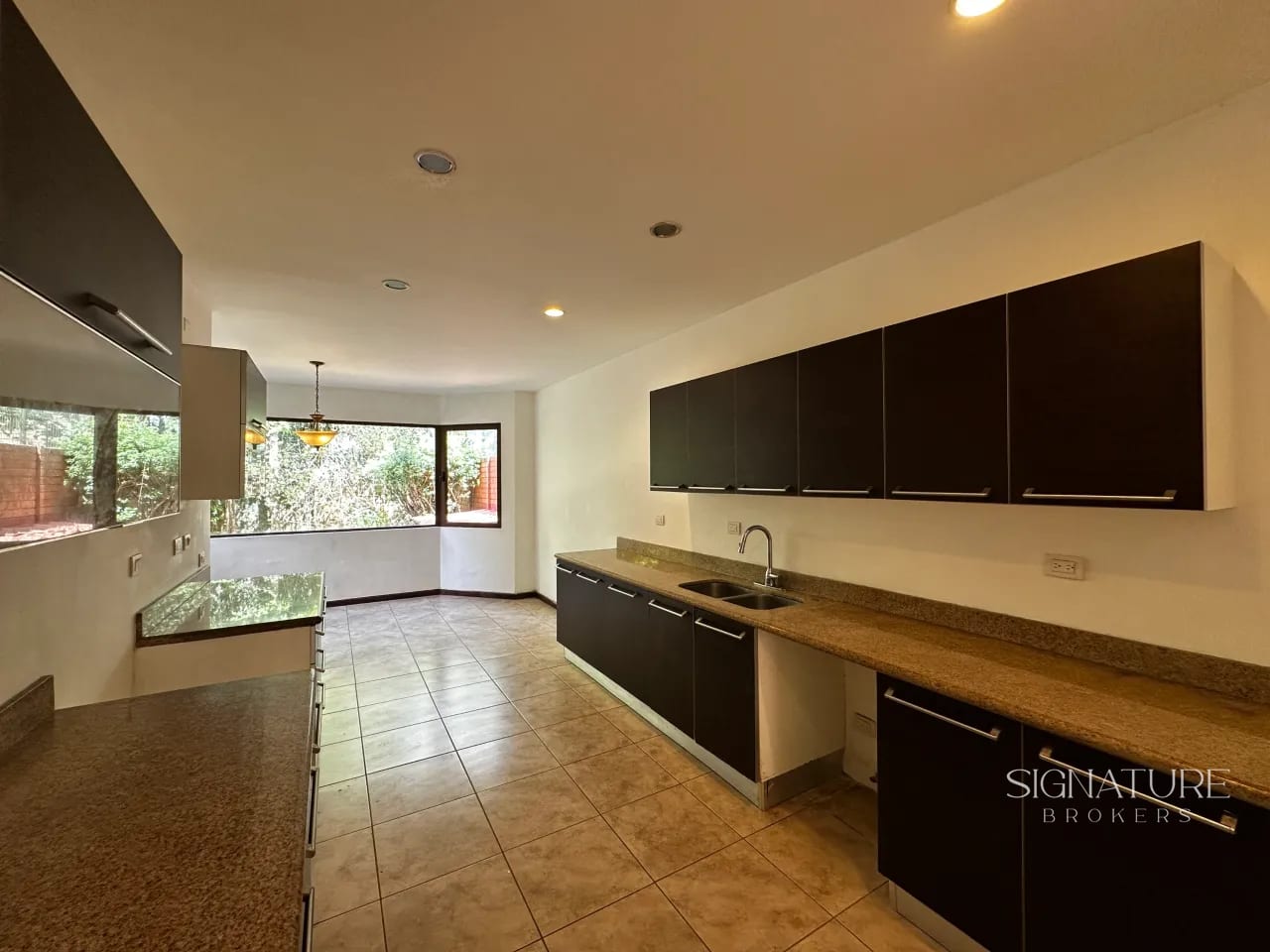 Casa en Venta - Puerta Grande, Km 14 CES — Casa en Venta en Puerta Grande, Carretera a El Salvador, Guatemala, Ciudad — foto 8 de 13