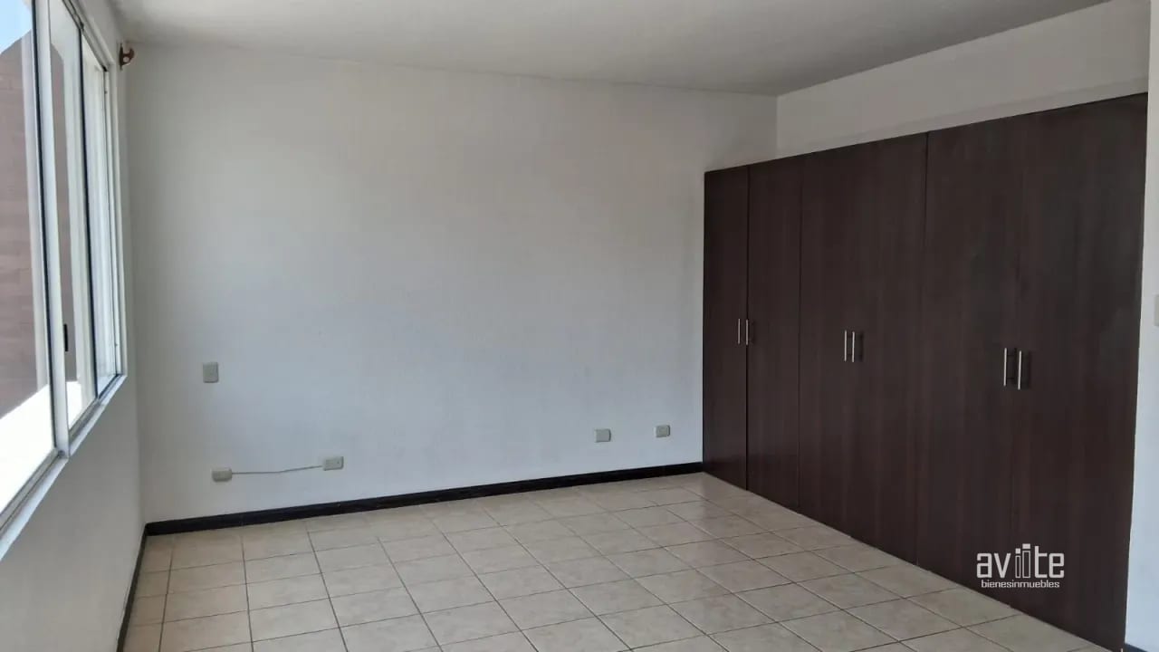Cañadas del Naranjo, zona 4 de Mixco. Casa en venta Q1,900,000 — Casa en Venta en Montserrat II, Zona 4 Mixco, Guatemala, Ciudad — foto 14 de 17