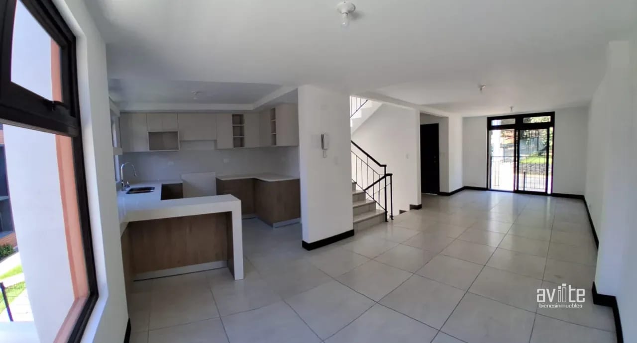 Condado Naranjo, Serena para estrenar. Linda casa en Q10000 — Casa en Alquiler en Condado Naranjo, Zona 4 Mixco, Guatemala, Ciudad — foto 3 de 8
