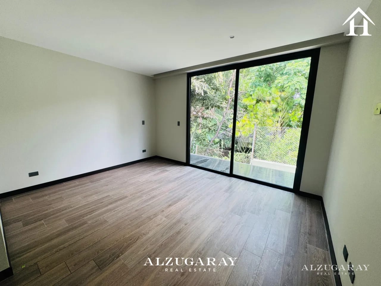 CASA MODERNA C/ JARDÍN - 3 HAB. / ARUNA, KM 9 CAES — Casa en Alquiler en Carretera a El Salvador, Guatemala, Ciudad — foto 4 de 12