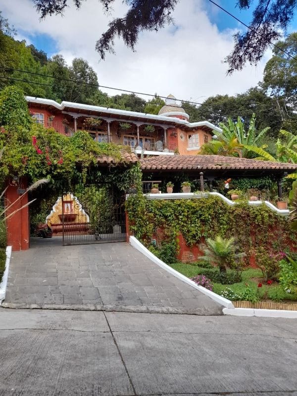 Casa en Condominio Miralvalle — Casa en Venta en Zona 2 Mixco, Guatemala, Ciudad — foto 1 de 15