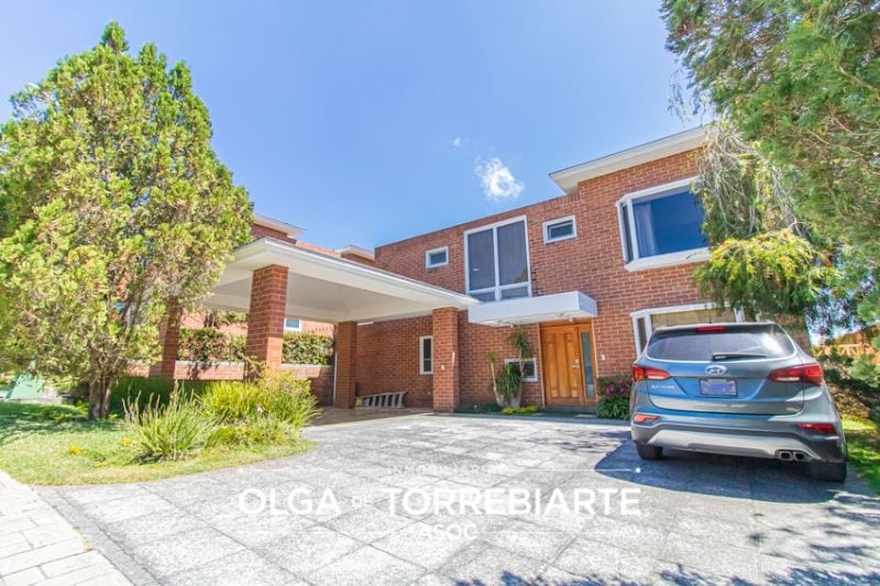 Casa en Condominio Colinas de Castell — Casa en Venta en Fraijanes, Carretera a El Salvador, Guatemala, Ciudad — foto 1 de 17