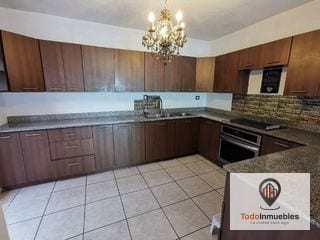 Casa en Venta en Portal de San Isidro 3 — Casa en Venta en Portal de San Isidro III, Zona 16, Guatemala, Ciudad — miniatura 7 de 13