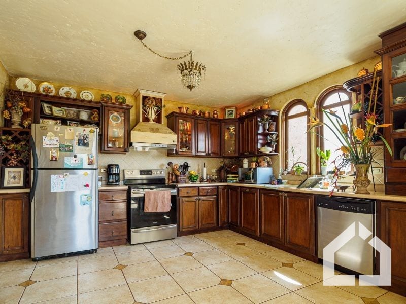 En venta casa de 3 habitaciones y jardín en La Foresta, Fraijanes — Casa en Venta en La Foresta, Carretera a El Salvador, Guatemala, Ciudad — foto 3 de 16