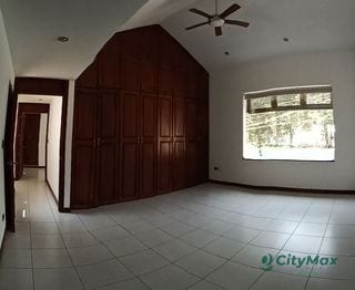 Casa Residencial en Venta en Zona 16 Kanajuyú II — Casa en Venta en Zona 16, Guatemala, Ciudad — miniatura 8 de 16