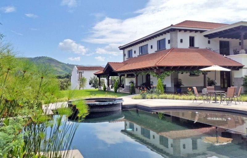 HACIENDA DEL COMENDADOR CASA EN CONSTRUCCION EN VENTA ANTIGUA — Casa en Venta en Hacienda del comendador, San Miguel Dueñas, Sacatepéquez — foto 1 de 10