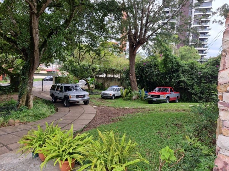 CASA AMPLIA CON 20 PARQUEOS ZONA 15 — Casa en Alquiler en Zona 15, Guatemala, Ciudad — foto 1 de 3