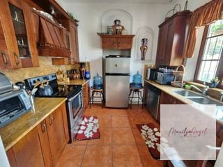 RENTA DE CASA AMUEBLADA EN LA ANTIGUA — Casa en Alquiler en Antigua, Sacatepéquez — miniatura 2 de 10