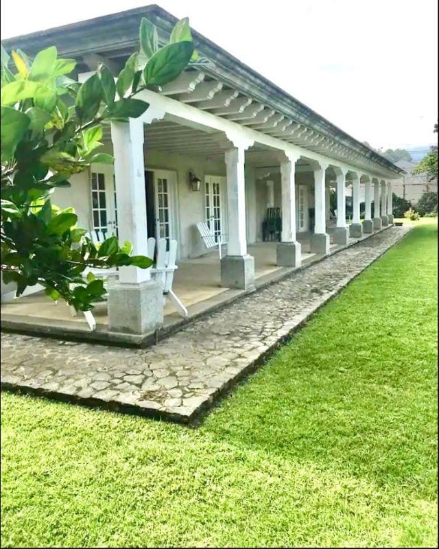Antigua Guatemala casa Amueblada con amplio Jardin y 6 habitaciones — Casa en Alquiler en Antigua, Sacatepéquez — foto 1 de 9