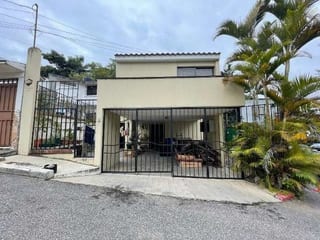 Residencia en venta, dentro de condominio en Bvld Tulam Tzu — Casa en Venta en Zona 4 Mixco, Guatemala, Ciudad — miniatura 1 de 11