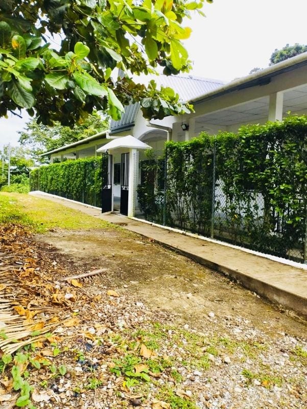 LIVINGSTON IZABAL Vendo Casa con terreno de 1609 Varas Cercana a Río Dulce — Casa en Venta en Livingston, Izabal — foto 1 de 9