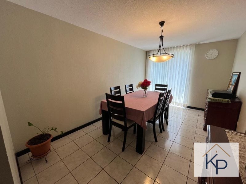 Bonita casa en venta carretera a san José Pinula — Casa en Venta en Carretera a El Salvador, Guatemala, Ciudad — foto 3 de 16