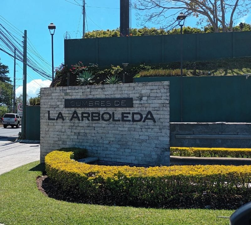 CASA EN VENTA CUMBRES DE LA ARBOLEDA KM 21.5 CAES — Casa en Venta en Cumbres de La Arboleda, Carretera a El Salvador, Guatemala, Ciudad — foto 11 de 13