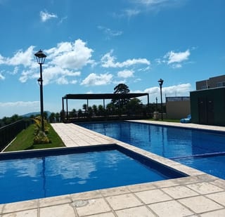 CASA EN VENTA CUMBRES DE LA ARBOLEDA  KM 21.5 CAES — Casa en Venta en Cumbres de La Arboleda, Carretera a El Salvador, Guatemala, Ciudad — miniatura 2 de 13