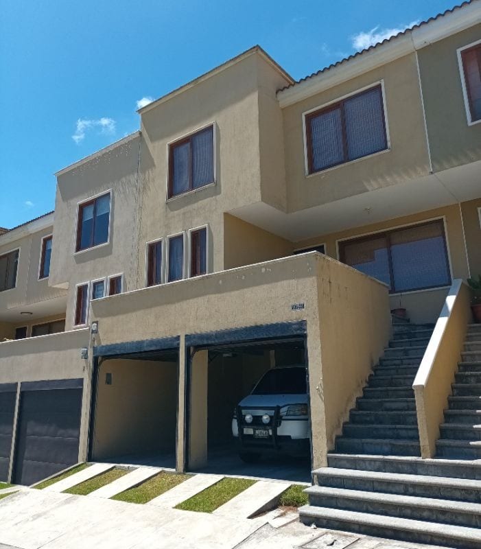 CASA EN VENTA CUMBRES DE LA ARBOLEDA KM 21.5 CAES — Casa en Venta en Cumbres de La Arboleda, Carretera a El Salvador, Guatemala, Ciudad — foto 13 de 13