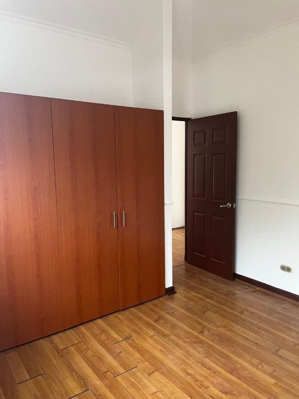 TOWNHOUSE EN VENTA VILLAS DEL PINAR I CAES — Casa en Venta en Carretera a El Salvador, Guatemala, Ciudad — foto 6 de 12