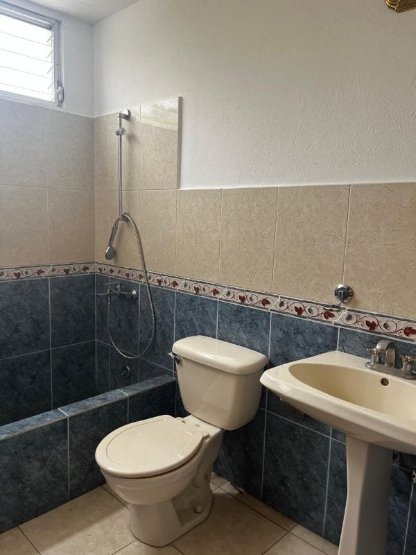 TOWNHOUSE EN VENTA VILLAS DEL PINAR I CAES — Casa en Venta en Carretera a El Salvador, Guatemala, Ciudad — foto 12 de 12
