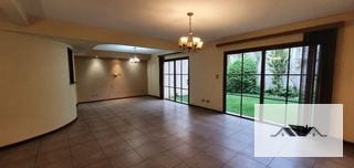En Venta Casa Zona 16, Villas Suiza — Casa en Venta en Zona 16, Guatemala, Ciudad — miniatura 4 de 16