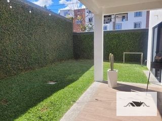 EN RENTA AMPLIA CASA ZONA 16 CONDOMINIO PORTALES DE SAN ISIDRO — Casa en Alquiler en Portal de San Isidro III, Zona 16, Guatemala, Ciudad — miniatura 4 de 16