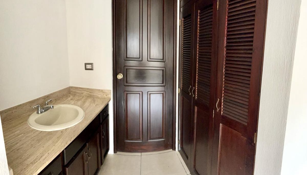 CASA VENTA SANTA MÓNICA — Casa en Venta en Santa Monica II, Carretera a El Salvador, Guatemala, Ciudad — foto 4 de 10