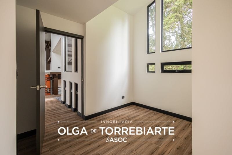 Casa en Residencias San Antonio — Casa en Venta en San Antonio, Carretera a El Salvador, Guatemala, Ciudad — foto 3 de 17