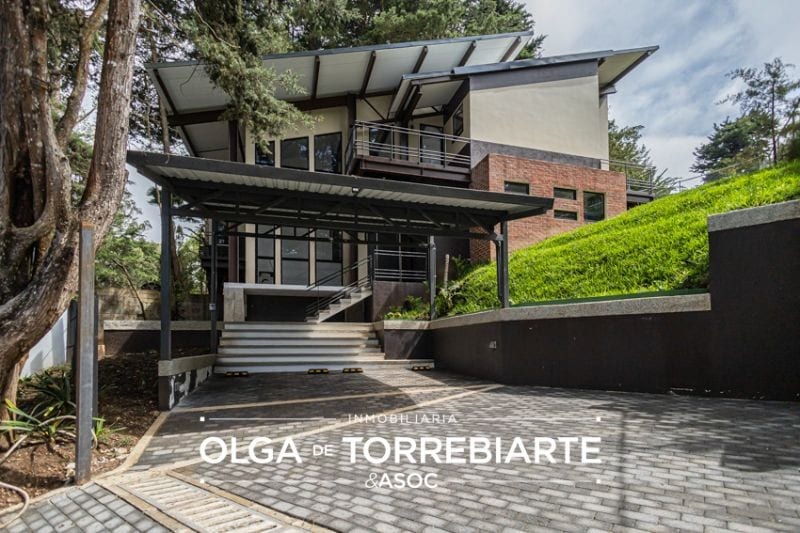 Casa en Residencias San Antonio — Casa en Venta en San Antonio, Carretera a El Salvador, Guatemala, Ciudad — foto 1 de 17