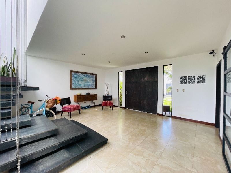 CASA MODERNA CON JARDIN - 3 HAB/ CONDOMINIO KM 21.5 — Casa en Venta en Carretera a El Salvador, Guatemala, Ciudad — foto 2 de 17