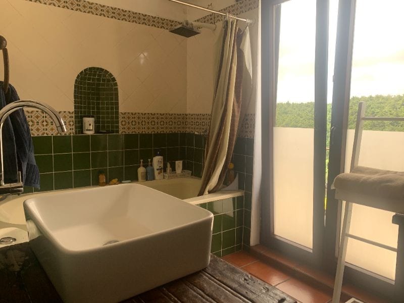 LA FORESTA HERMOSA CASA CON ESTILO ANTIGÙEÑO — Casa en Venta en La Foresta, Carretera a El Salvador, Guatemala, Ciudad — foto 12 de 17