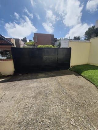 Casa en Venta  grande y linda en Paisajes de San Antonio, CAES — Casa en Venta en San Antonio, Carretera a El Salvador, Guatemala, Ciudad — miniatura 5 de 15