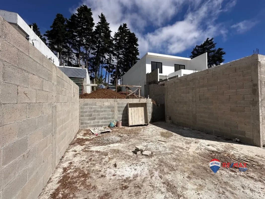 CASA EN CONSTRUCCIÓN EN COND. ARRAZOLA,CAES — Casa en Venta en Arrazola II, Carretera a El Salvador, Guatemala, Ciudad — foto 4 de 6