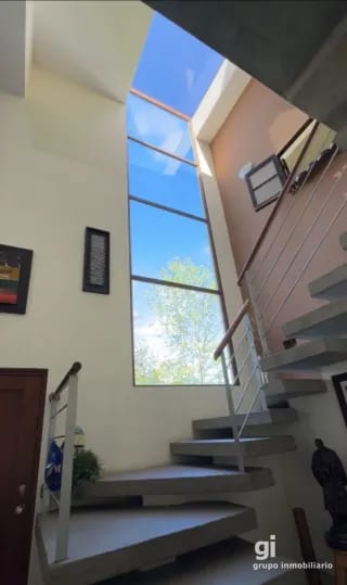 Linda casa en venta en condominio exclusivo de zona 16 — Casa en Venta en Zona 16, Guatemala, Ciudad — miniatura 1 de 15