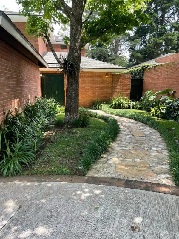 Casa en Las Rotondas — Casa en Venta en km 16-20, Carretera a El Salvador, Guatemala, Ciudad — foto 1 de 15