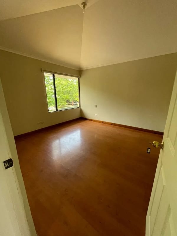 Casa en Las Rotondas — Casa en Venta en km 16-20, Carretera a El Salvador, Guatemala, Ciudad — foto 9 de 15
