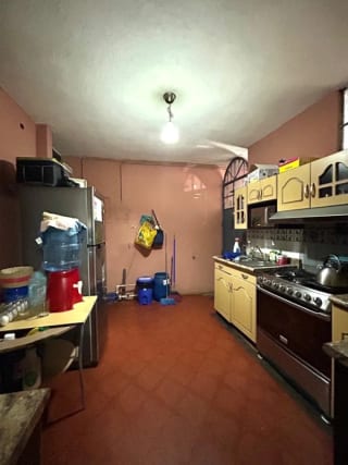 Casa en venta en zona 4 Mixco Monte Real con locales comerciales — Casa en Venta en Zona 4 Mixco, Guatemala, Ciudad — miniatura 12 de 16