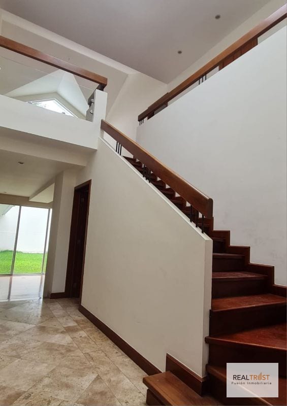 VENDO CASA EN PORTAL DEL BOSQUE KM. 22 CARRETERA AL SALVADOR — Casa en Venta en Portal del Bosque, Carretera a El Salvador, Guatemala, Ciudad — foto 2 de 17
