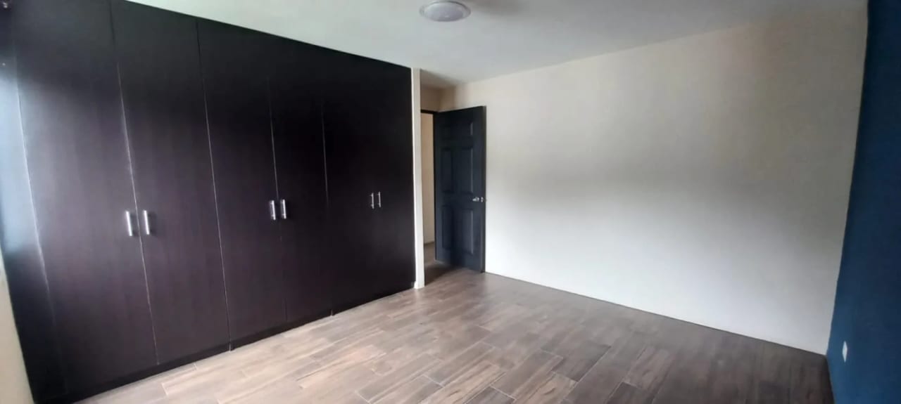 Linda y acogedora casa en Venta en Paseo Arrazola (CAES) — Casa en Venta en Carretera a El Salvador, Guatemala, Ciudad — foto 9 de 15