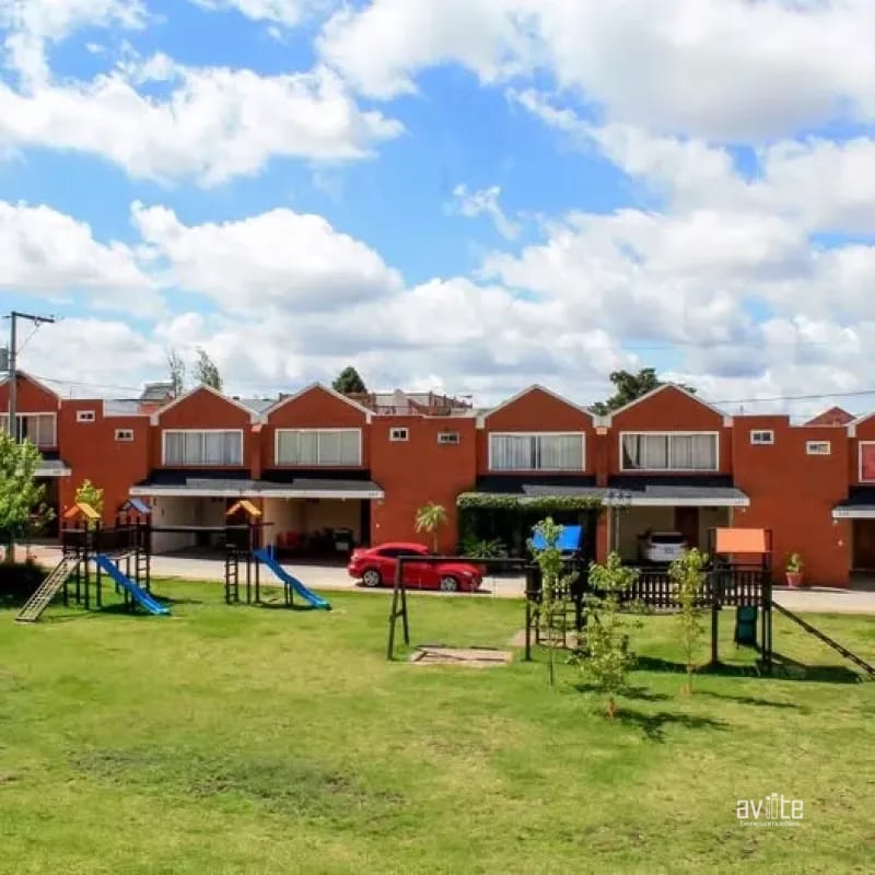 Cañadas del Naranjo, zona 4 de Mixco. Casa en venta Q1,900,000 — Casa en Venta en Montserrat II, Zona 4 Mixco, Guatemala, Ciudad — foto 8 de 17