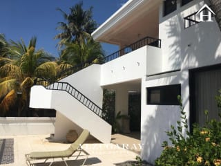 CASA AMUEBLADA FRENTE AL MAR - 5 HAB. / CONDOMINIO CHULAMAR — Casa en Venta en Puerto San José, Escuintla — miniatura 2 de 12