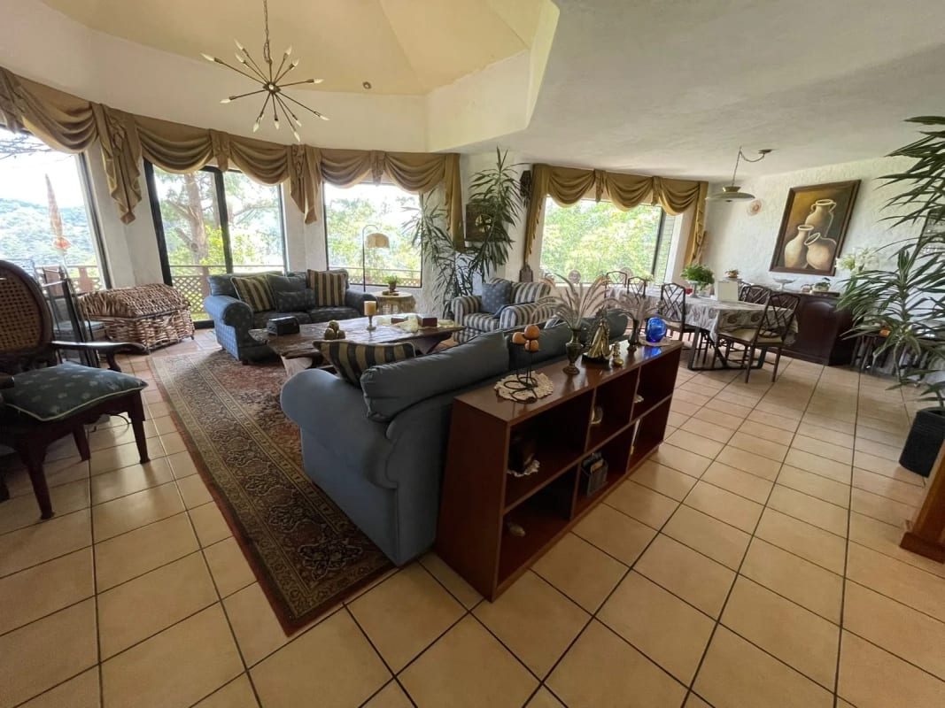 Amplia casa en venta en Muxbal — Casa en Venta en Muxbal, Guatemala, Ciudad — foto 14 de 17