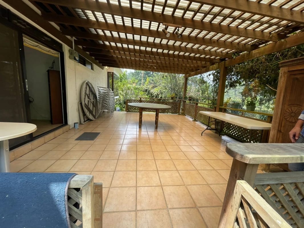 Amplia casa en venta en Muxbal — Casa en Venta en Muxbal, Guatemala, Ciudad — foto 5 de 17