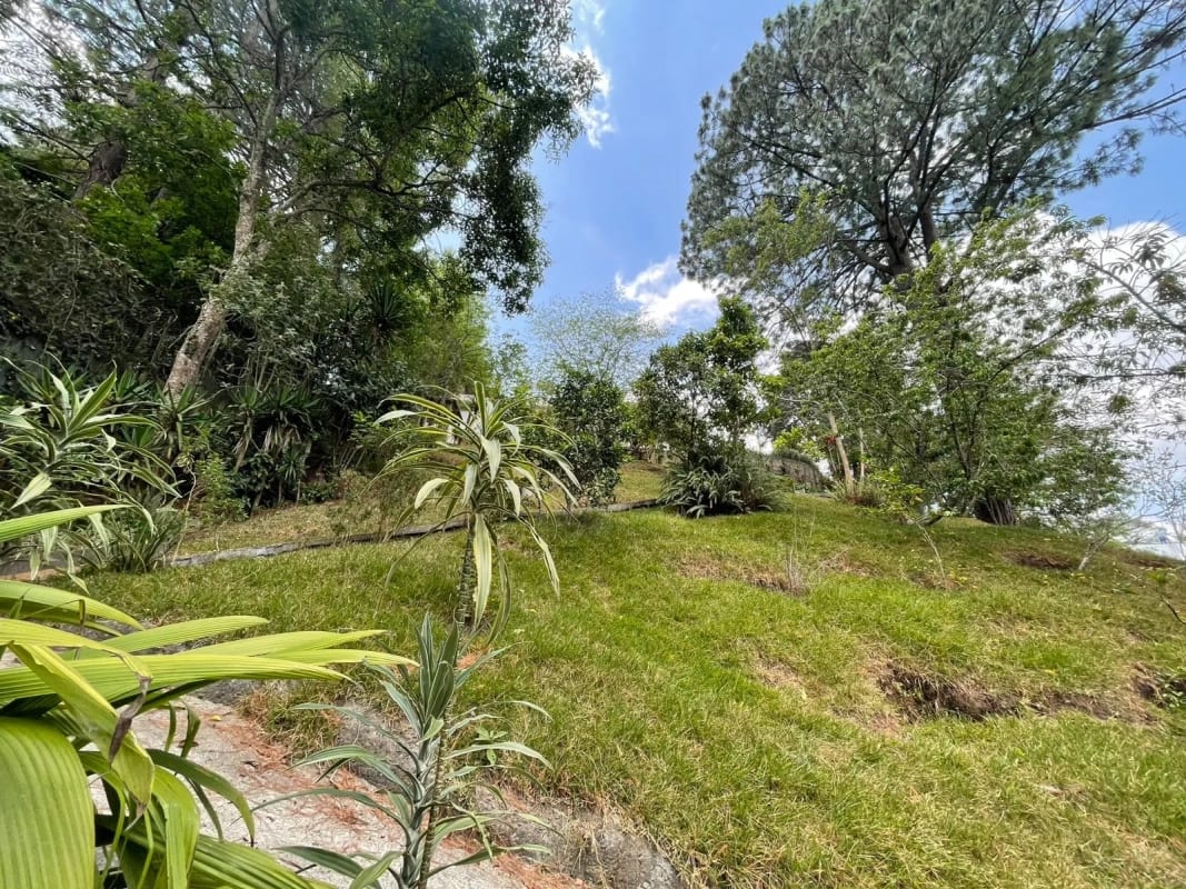 Amplia casa en venta en Muxbal — Casa en Venta en Muxbal, Guatemala, Ciudad — foto 3 de 17